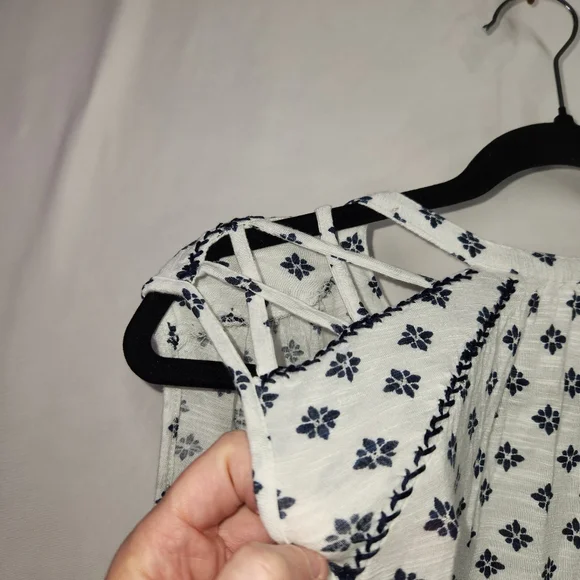 🌟Lucky Brand White and Blue Extra Large Blouse - Picture 9 of 9